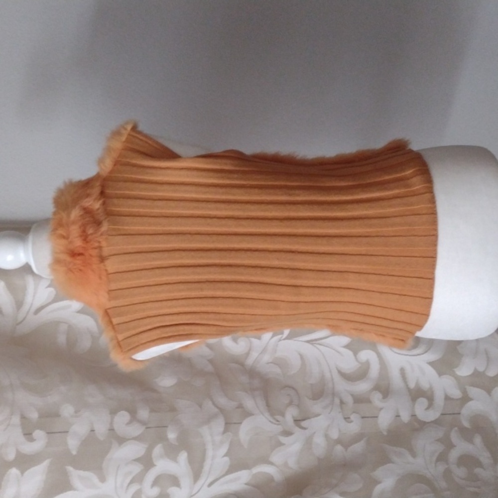Rabbit Fur Vest in Orange XS - Picture 2 of 5